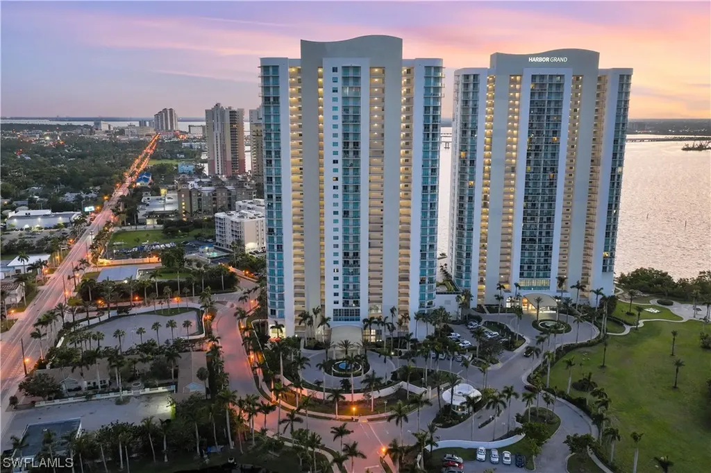 3000 Oasis Grand Boulevard Fort Myers FL 33916