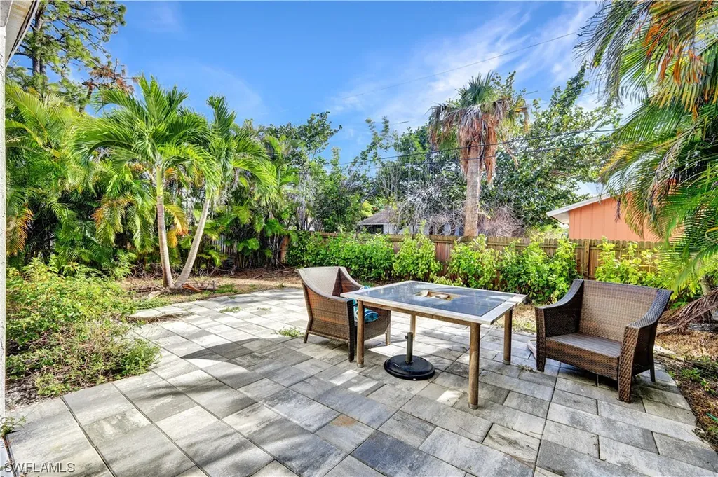 770 Park Avenue Naples FL 34110