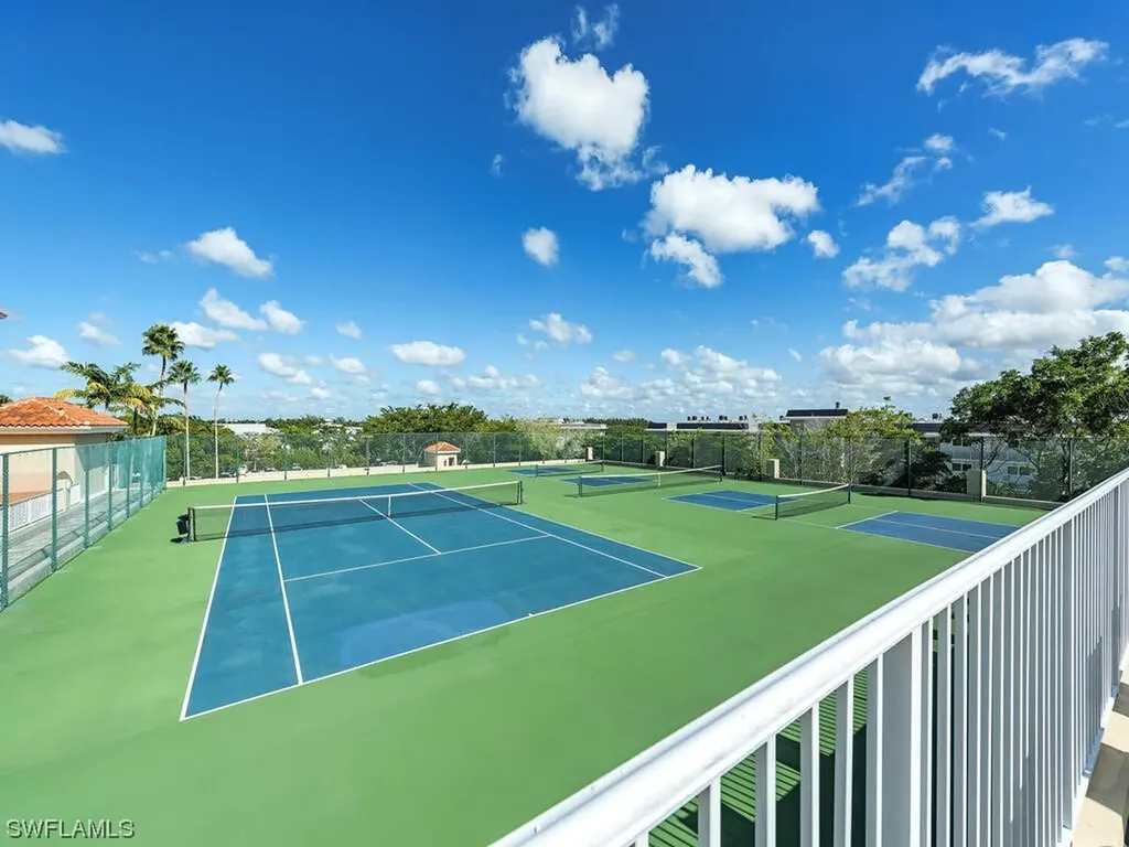 410 Bayfront Place Naples FL 34102