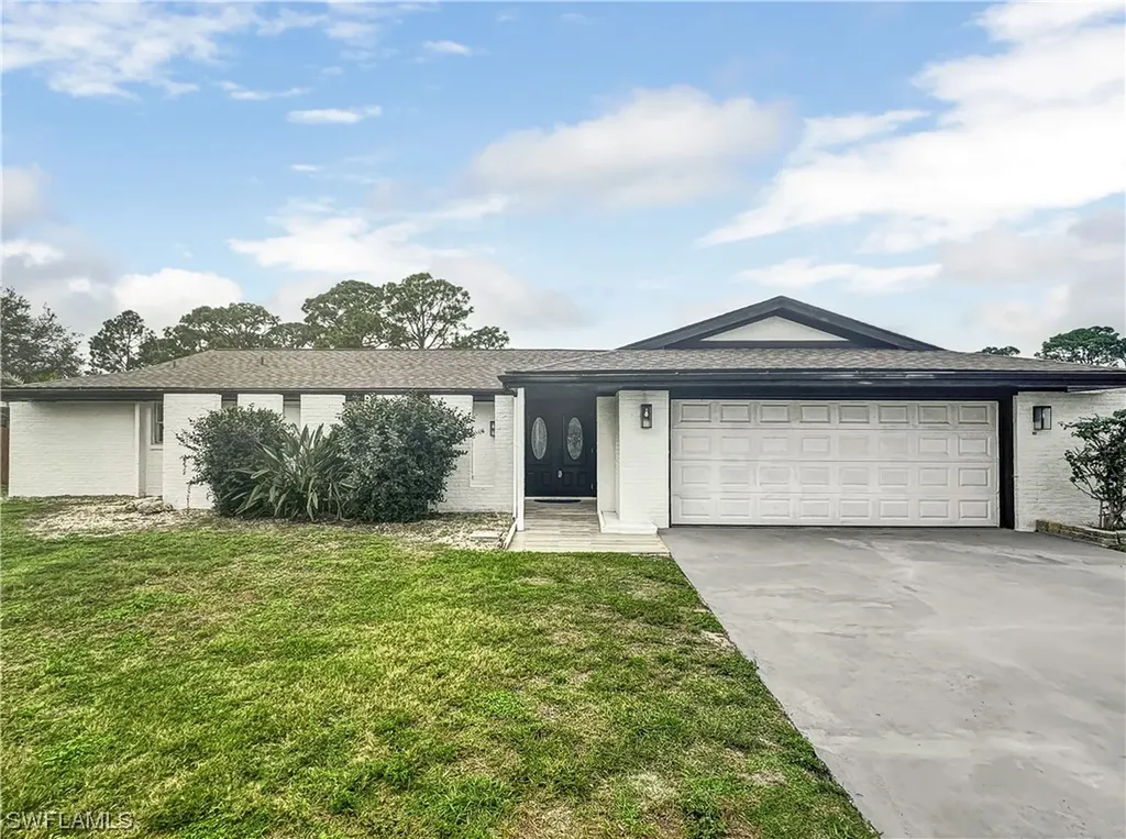 17 Clayton Avenue Lehigh Acres FL 33936