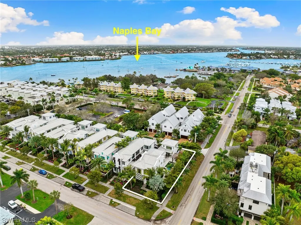 912 9th Avenue S Naples FL 34102