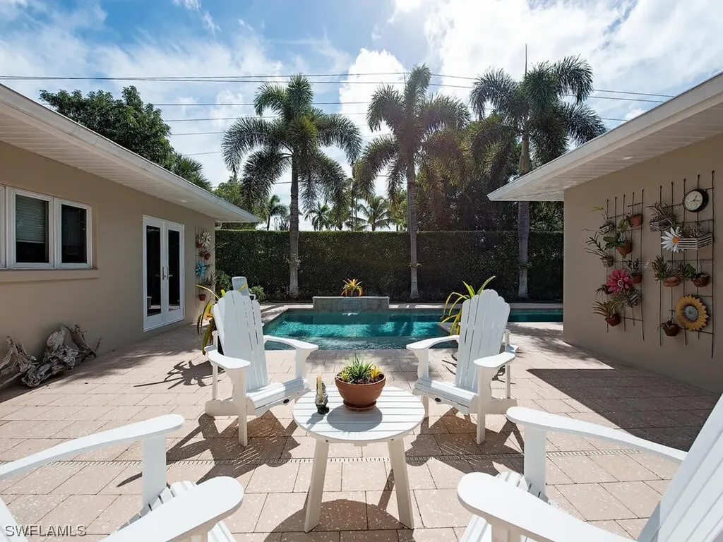 1270 Diana Avenue Naples FL 34103