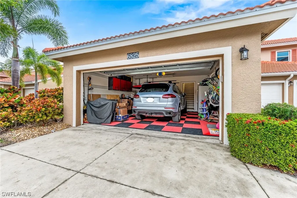 6825 Huntington Lakes Circle Naples FL 34119