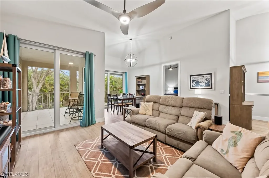6825 Huntington Lakes Circle Naples FL 34119