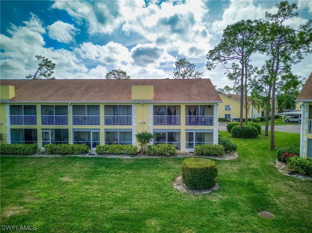 2640 Kings Lake Boulevard Naples FL 34112