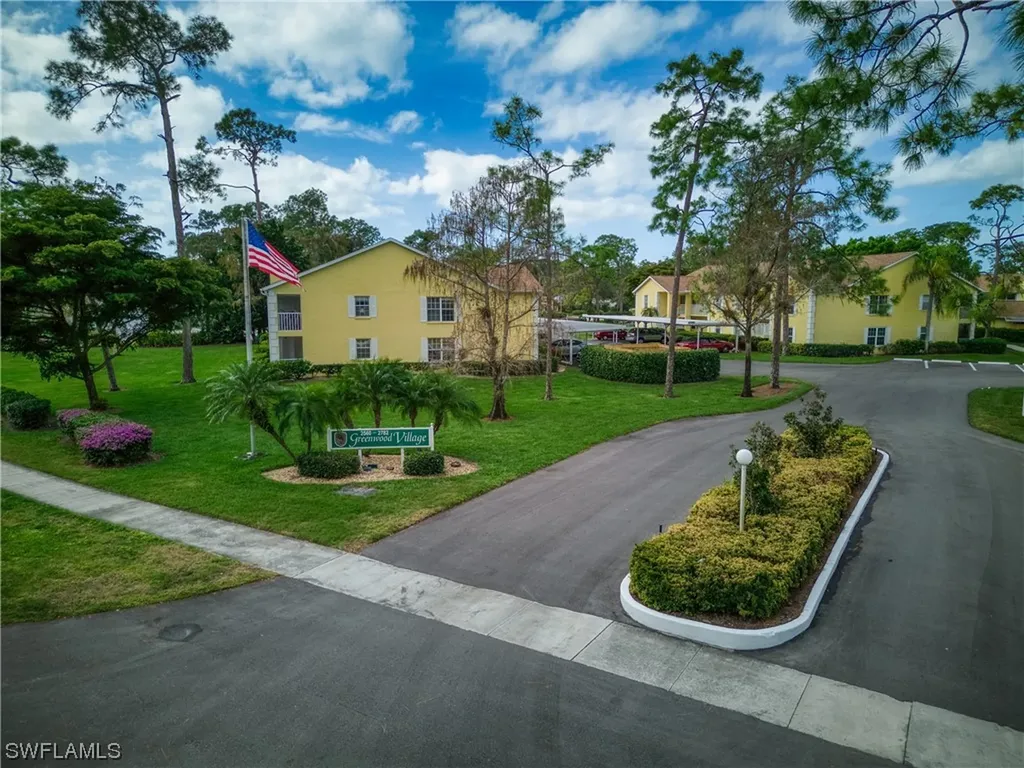 2640 Kings Lake Boulevard Naples FL 34112