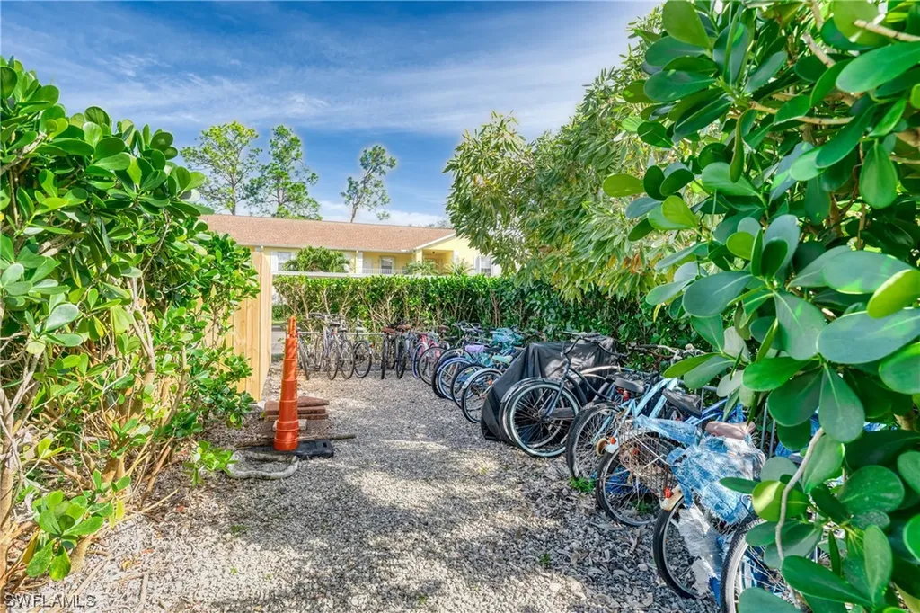 2640 Kings Lake Boulevard Naples FL 34112
