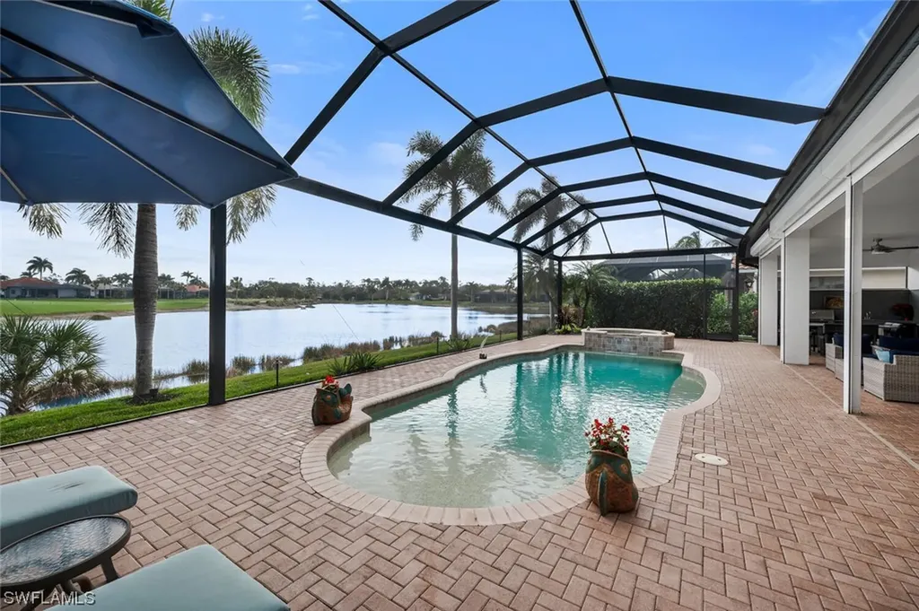 5059 Cerromar Drive Naples FL 34112