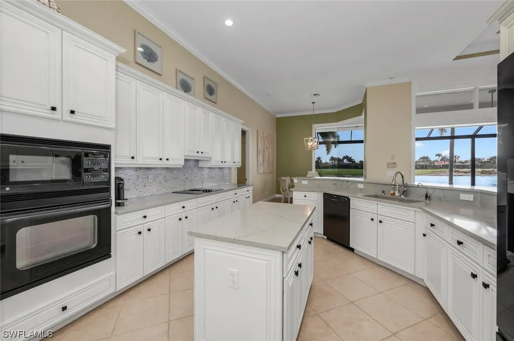 5059 Cerromar Drive Naples FL 34112