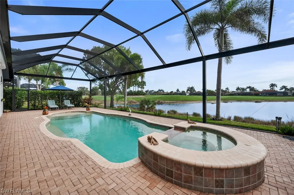5059 Cerromar Drive Naples FL 34112