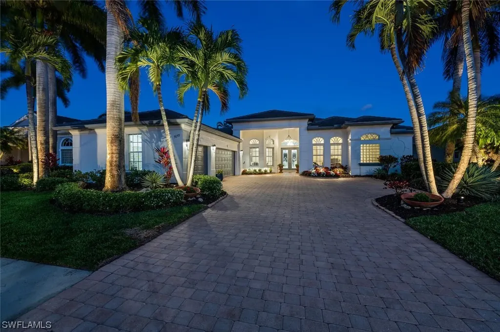 5059 Cerromar Drive Naples FL 34112