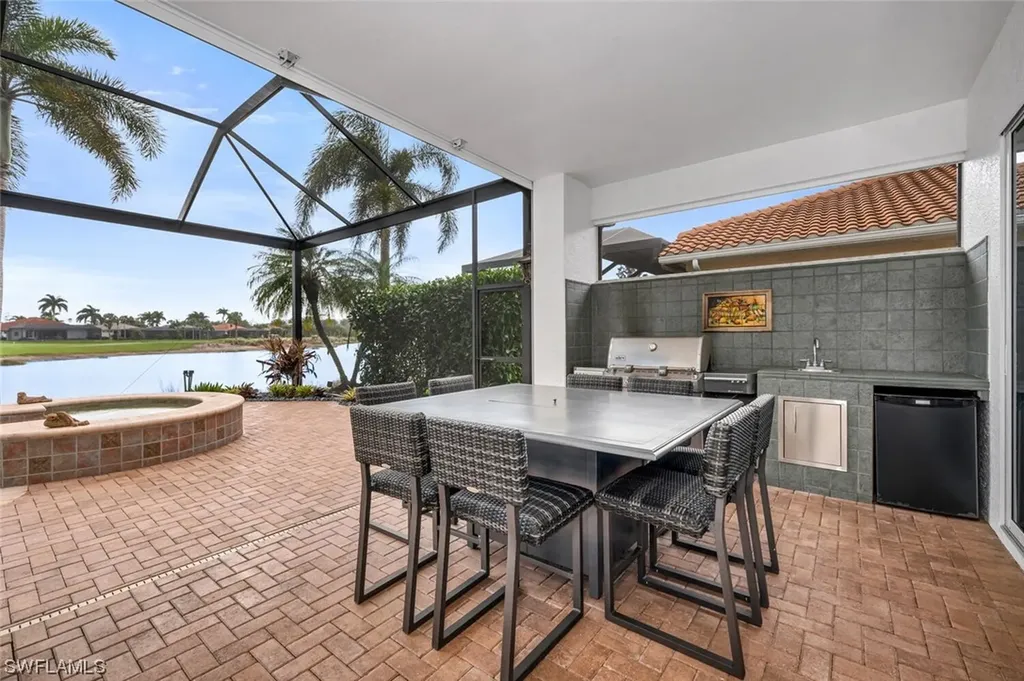 5059 Cerromar Drive Naples FL 34112