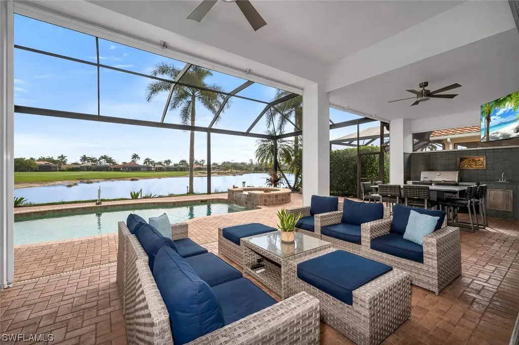 5059 Cerromar Drive Naples FL 34112