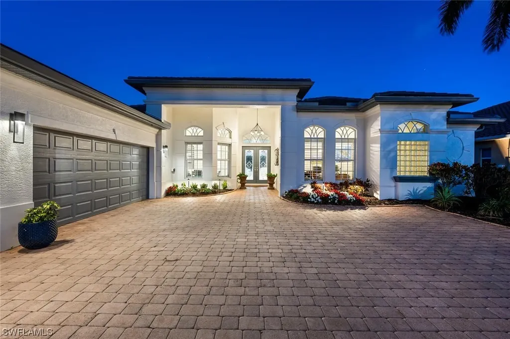 5059 Cerromar Drive Naples FL 34112