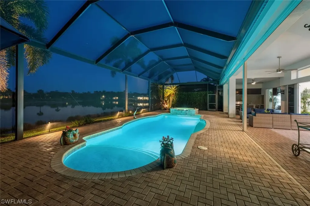 5059 Cerromar Drive Naples FL 34112