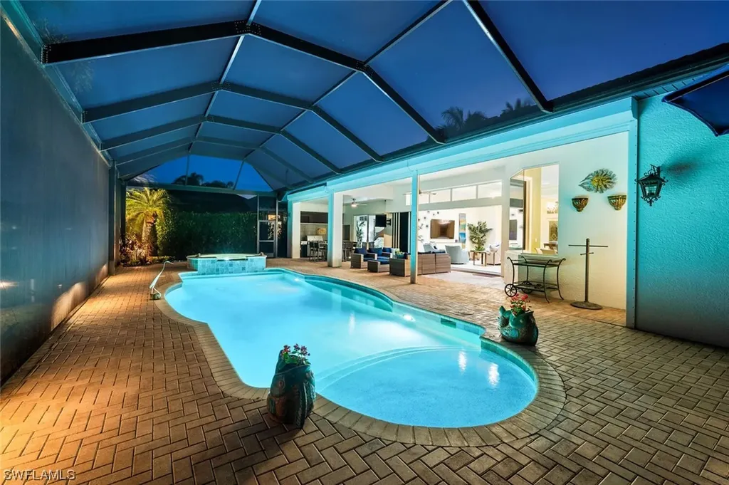 5059 Cerromar Drive Naples FL 34112