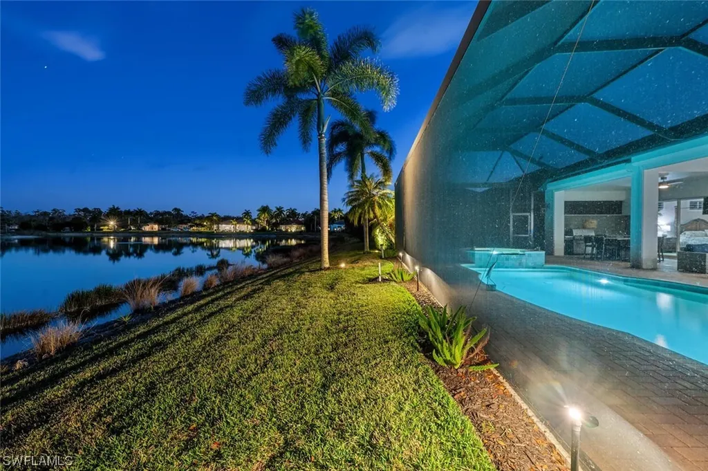 5059 Cerromar Drive Naples FL 34112