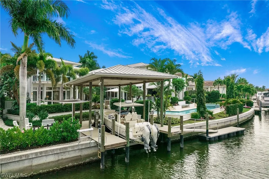 2290 Tarpon Road Naples FL 34102