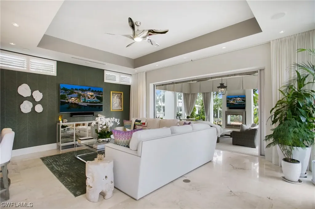 2290 Tarpon Road Naples FL 34102
