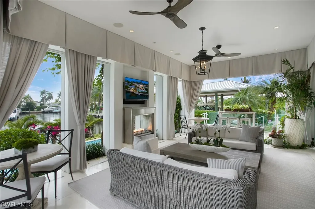 2290 Tarpon Road Naples FL 34102