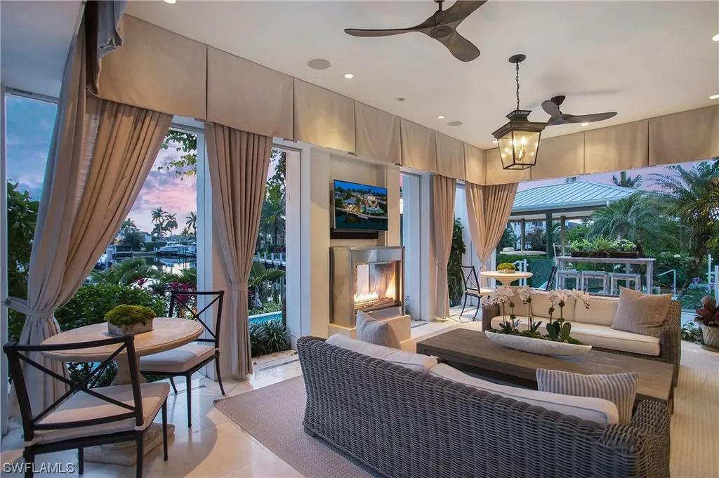 2290 Tarpon Road Naples FL 34102