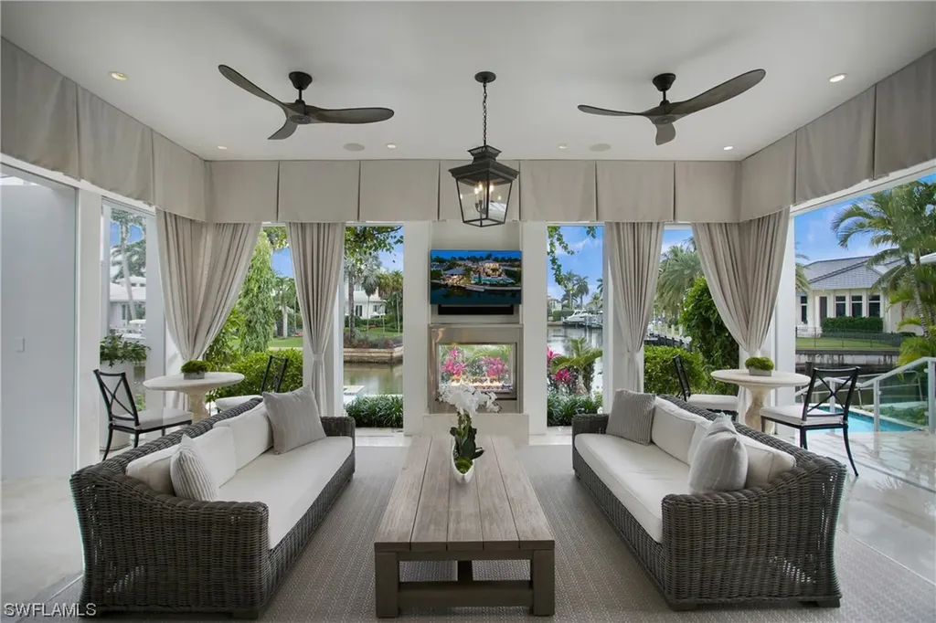 2290 Tarpon Road Naples FL 34102