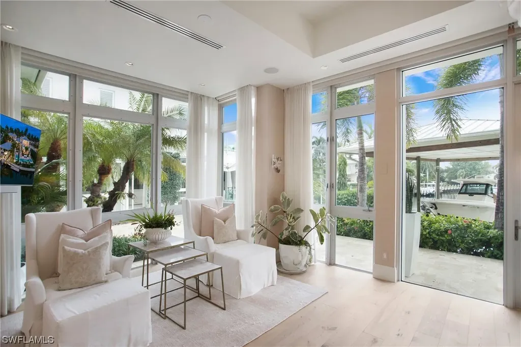 2290 Tarpon Road Naples FL 34102