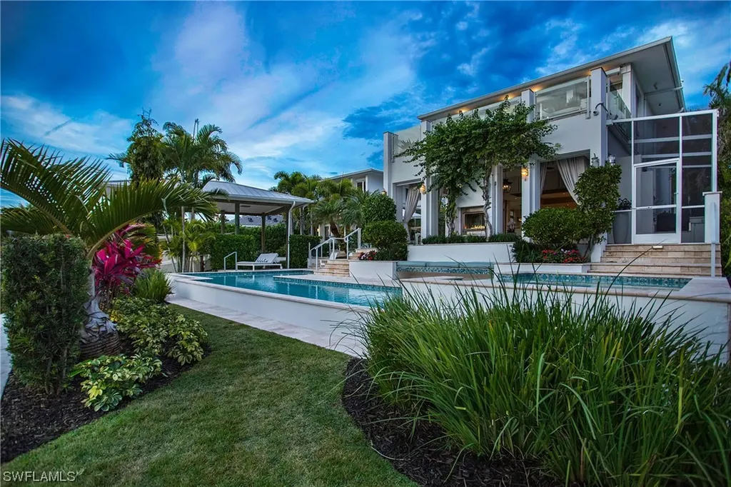 2290 Tarpon Road Naples FL 34102