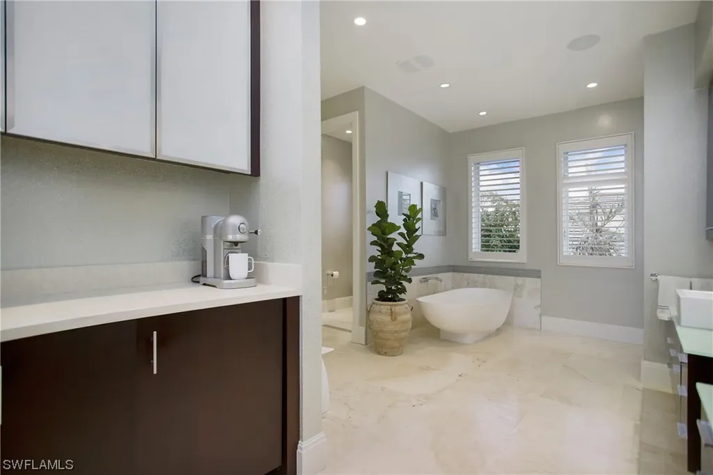 2290 Tarpon Road Naples FL 34102