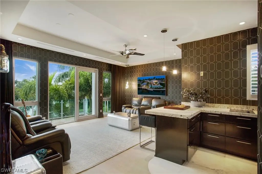 2290 Tarpon Road Naples FL 34102