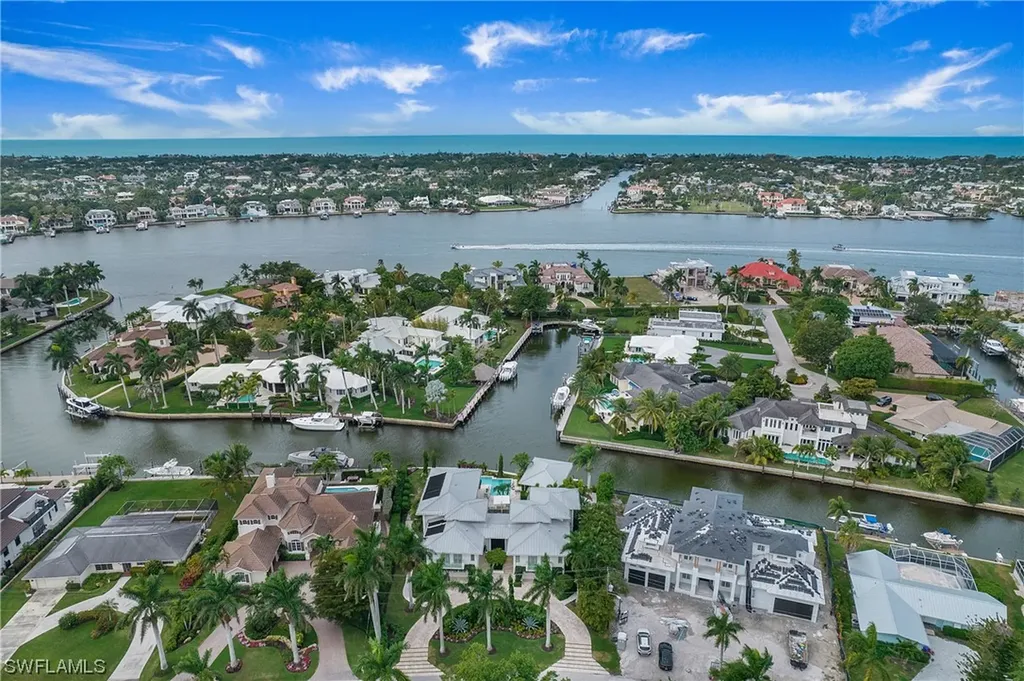 2290 Tarpon Road Naples FL 34102