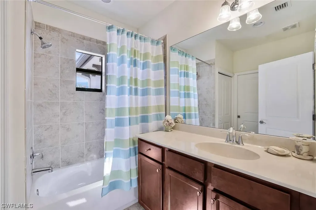 7762 Bristol Circle Naples FL 34120