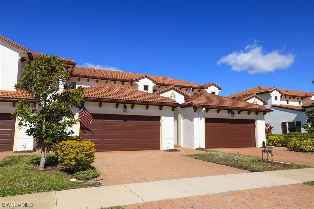 7762 Bristol Circle Naples FL 34120