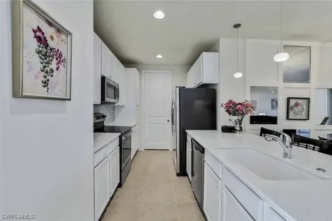 7762 Bristol Circle Naples FL 34120