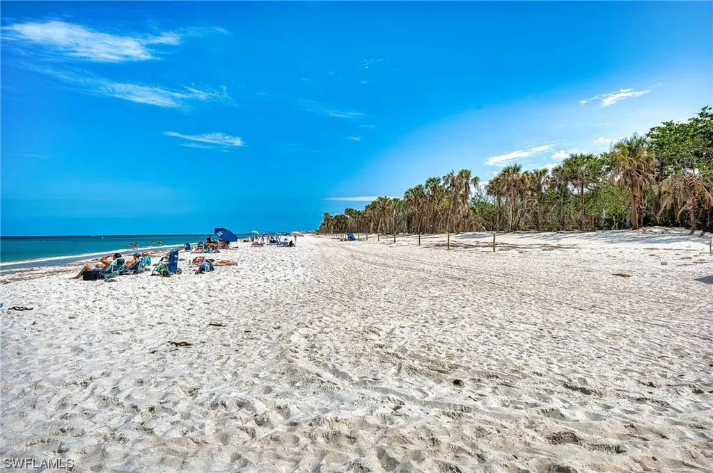 1 Bluebill Avenue Naples FL 34108