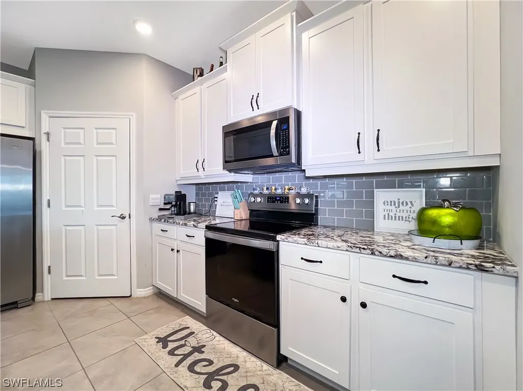 3253 Apple Blossom Drive Alva FL 33920