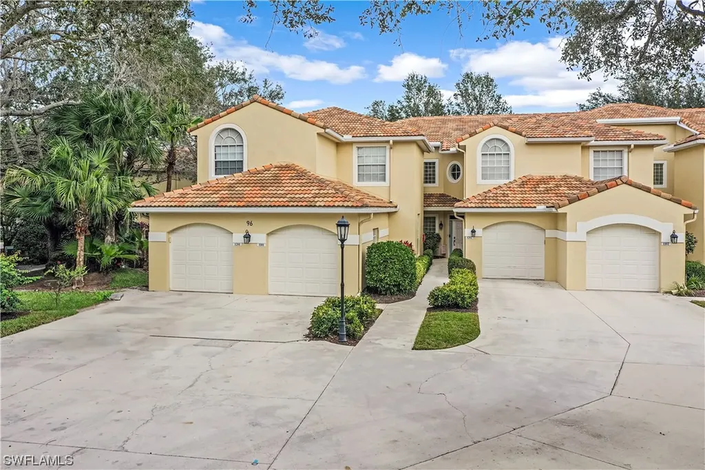 96 Silver Oaks Circle Naples FL 34119