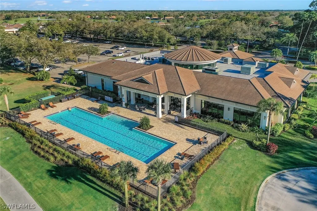 96 Silver Oaks Circle Naples FL 34119