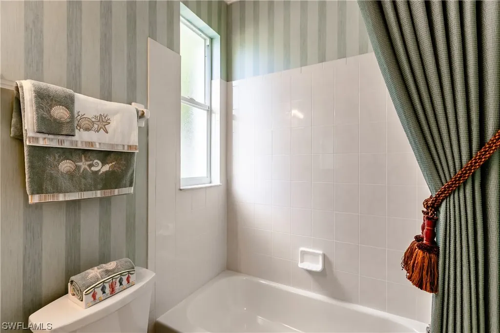 1208 Chelmsford Court Naples FL 34104
