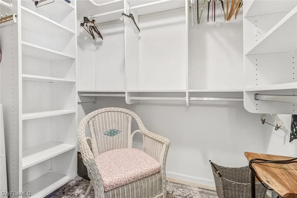 6860 Dennis Circle Naples FL 34104