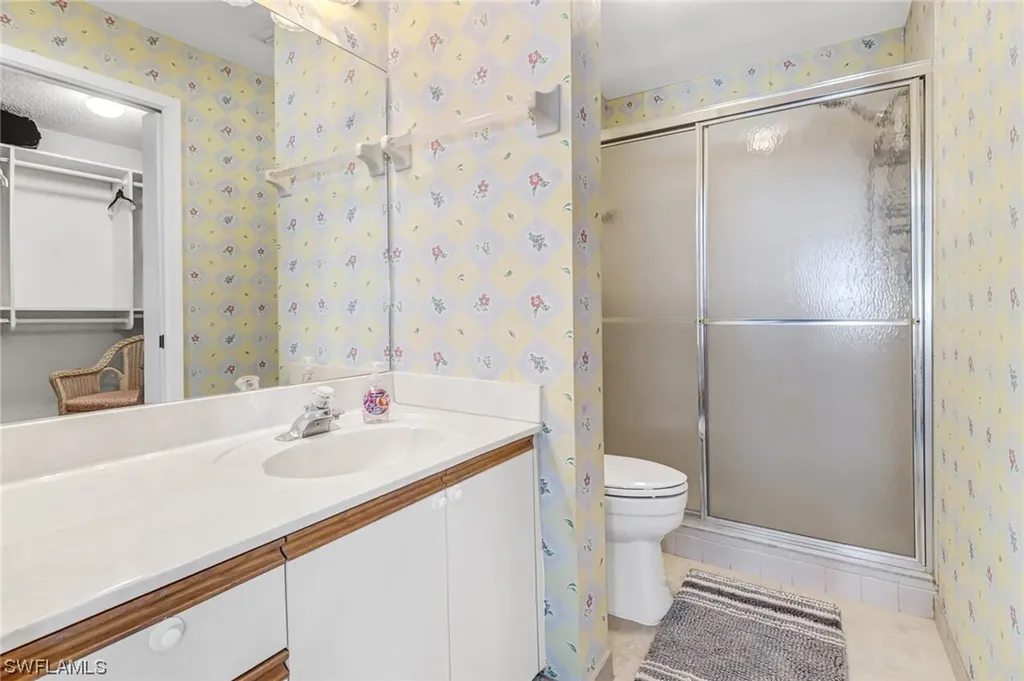 6860 Dennis Circle Naples FL 34104