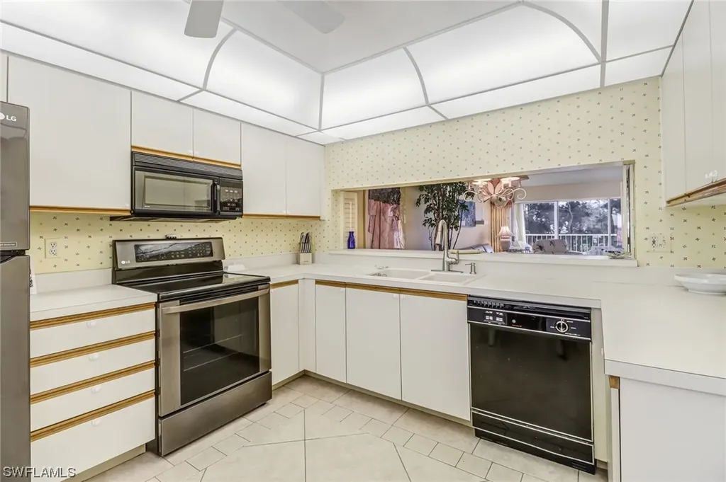 6860 Dennis Circle Naples FL 34104