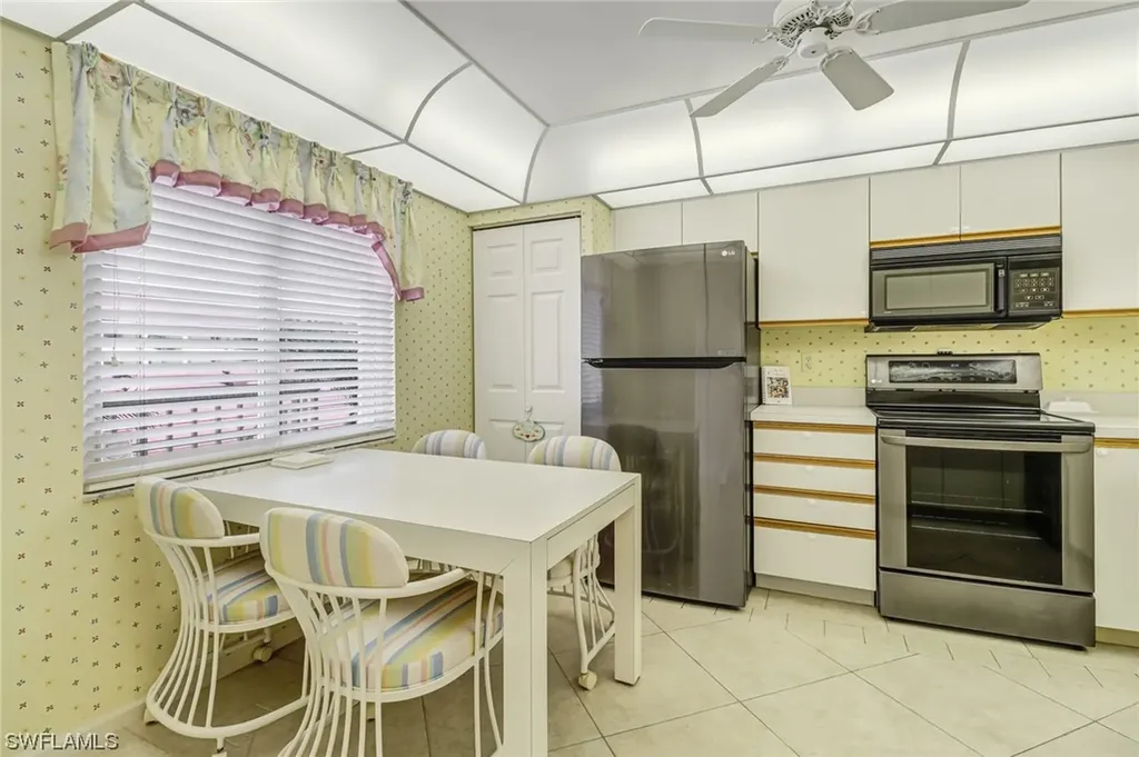 6860 Dennis Circle Naples FL 34104