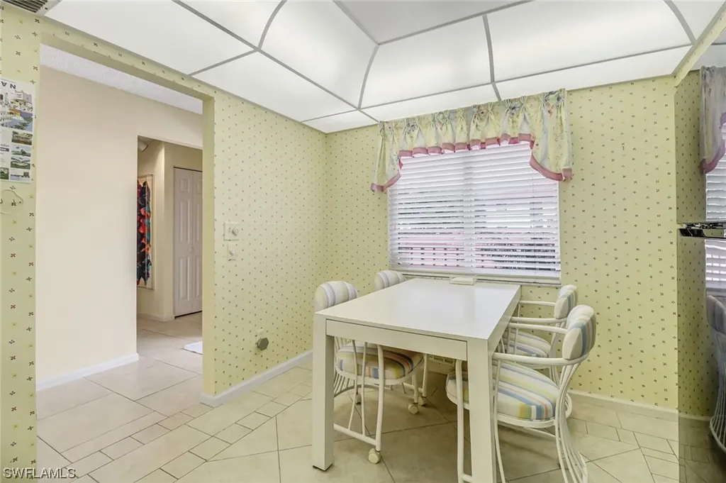 6860 Dennis Circle Naples FL 34104