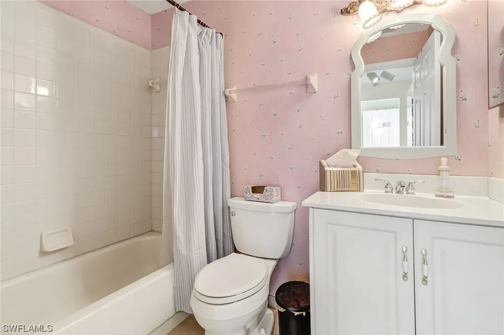 6860 Dennis Circle Naples FL 34104