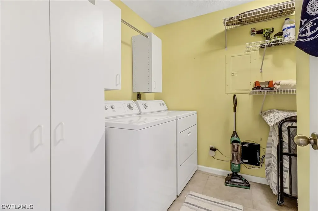 6860 Dennis Circle Naples FL 34104