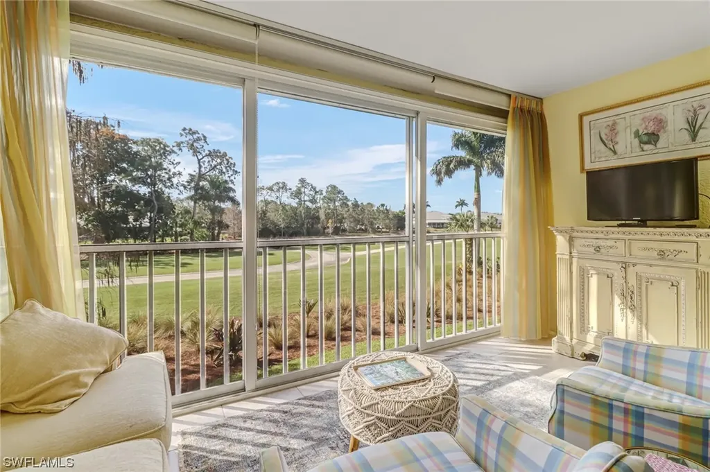 6860 Dennis Circle Naples FL 34104