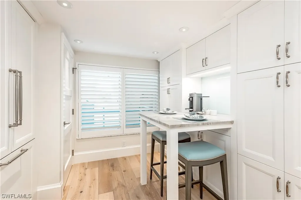 205 Park Shore Drive Naples FL 34103