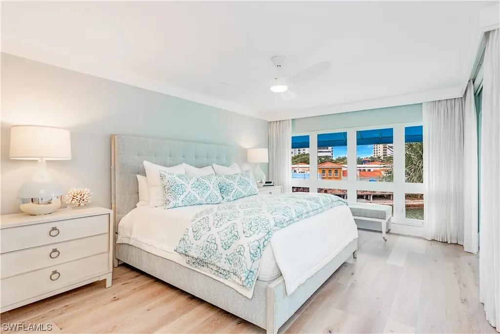 205 Park Shore Drive Naples FL 34103