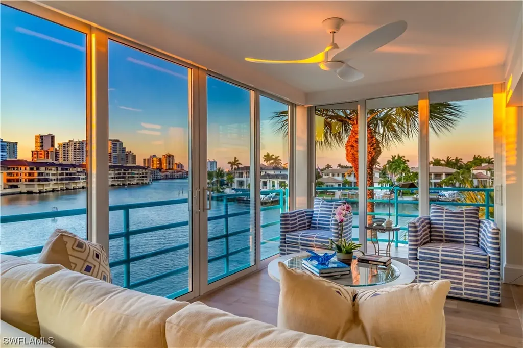 205 Park Shore Drive Naples FL 34103